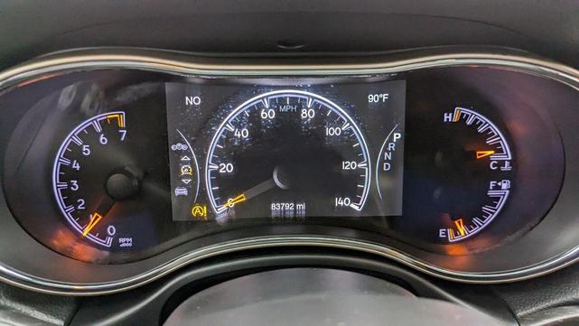 Photo of 2016 Granite Crystal Clearcoat Metallic Jeep Grand Cherokee