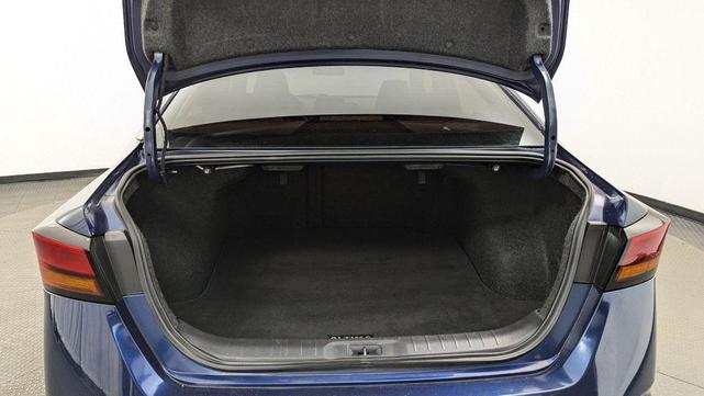 Photo of 2019 Gray Nissan Altima