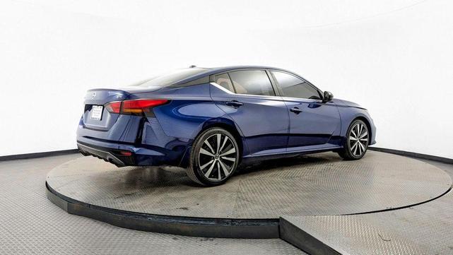 Photo of 2019 Gray Nissan Altima
