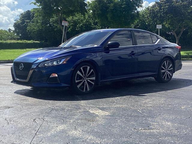 Photo of 2019 Gray Nissan Altima