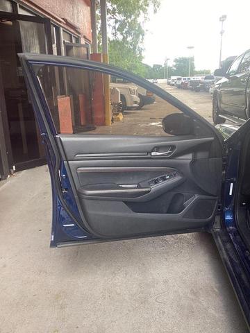 Photo of 2019 Gray Nissan Altima