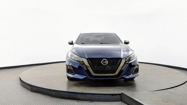 Photo of 2019 Gray Nissan Altima