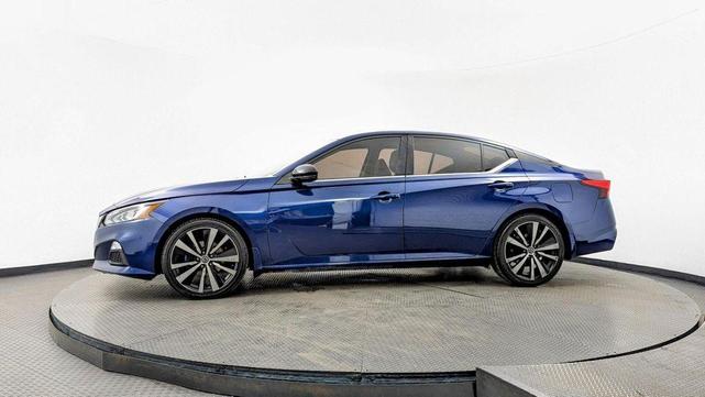 Photo of 2019 Gray Nissan Altima