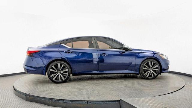 Photo of 2019 Gray Nissan Altima