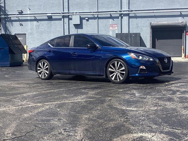 Photo of 2019 Gray Nissan Altima