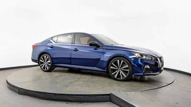 Photo of 2019 Gray Nissan Altima