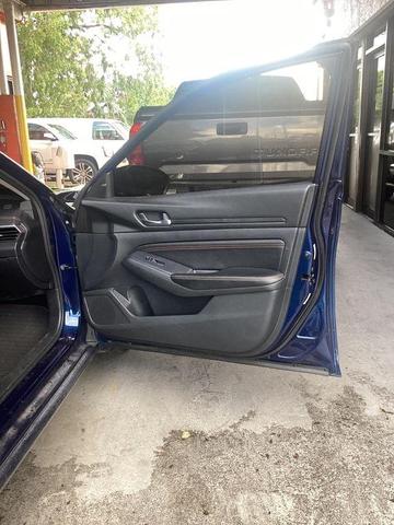 Photo of 2019 Gray Nissan Altima