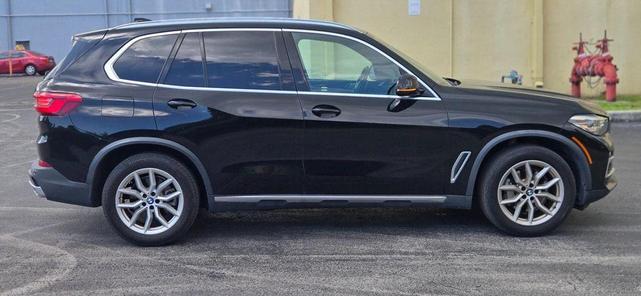 Photo of 2019 Jet Black BMW X5