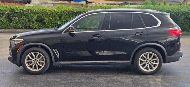 Photo of 2019 Jet Black BMW X5