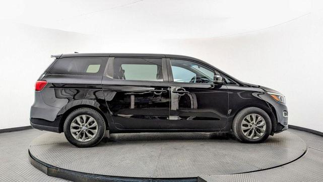 Photo of 2020 Aurora Black Kia Sedona