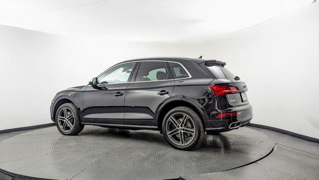 Photo of 2019 Mythos Black Metallic Audi SQ5