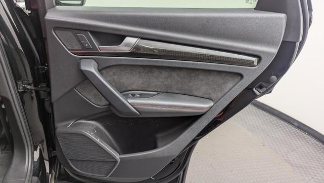 Photo of 2019 Mythos Black Metallic Audi SQ5