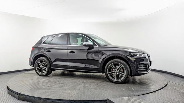 Photo of 2019 Mythos Black Metallic Audi SQ5