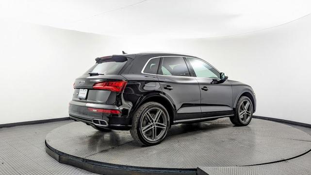Photo of 2019 Mythos Black Metallic Audi SQ5