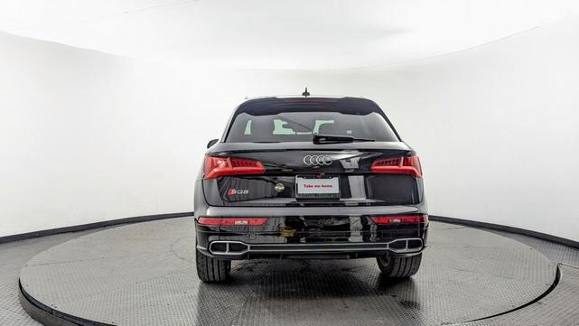 Photo of 2019 Mythos Black Metallic Audi SQ5