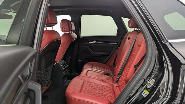 Photo of 2019 Mythos Black Metallic Audi SQ5