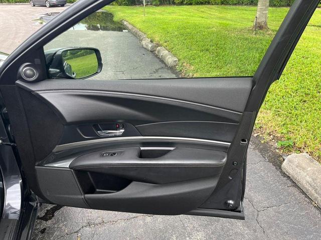 Photo of 2014 Graphite Luster Metallic Acura RLX