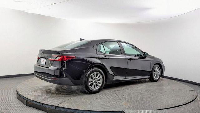 Photo of 2025 Midnight Black Metallic Toyota Camry
