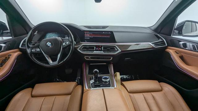Photo of 2019 Mineral White Metallic BMW X5