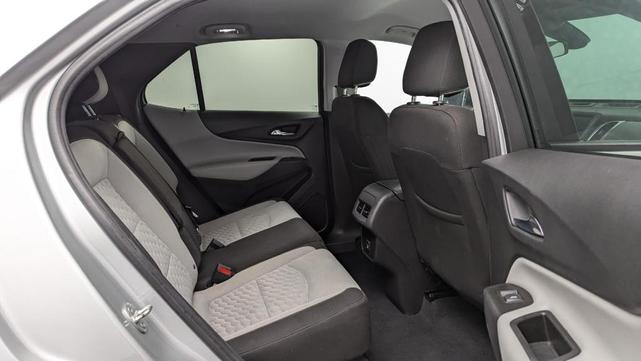 Photo of 2021 Silver Ice Metallic Chevrolet Equinox