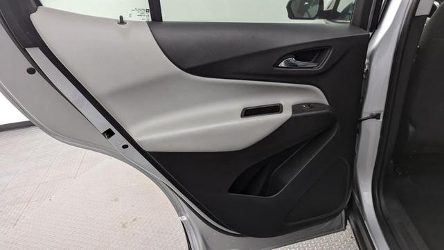 Photo of 2021 Silver Ice Metallic Chevrolet Equinox