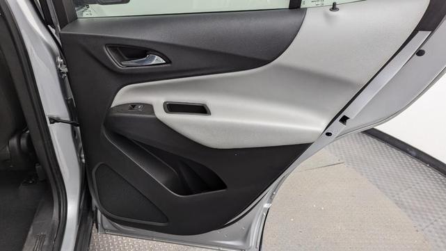 Photo of 2021 Silver Ice Metallic Chevrolet Equinox