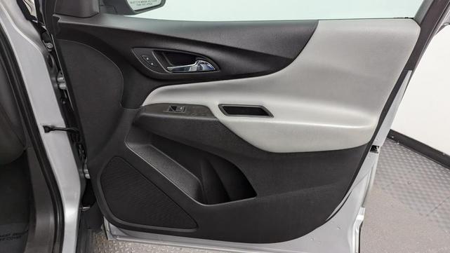 Photo of 2021 Silver Ice Metallic Chevrolet Equinox