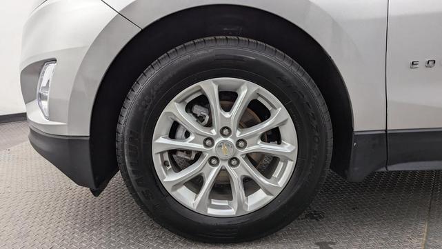 Photo of 2021 Silver Ice Metallic Chevrolet Equinox