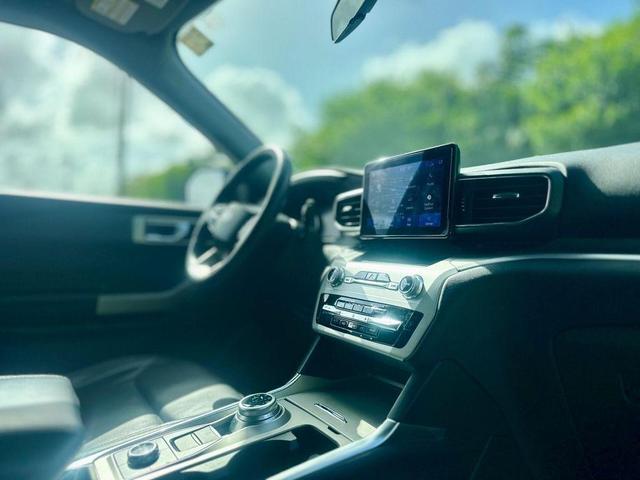 Photo of 2023 Carbonized Gray Metallic Ford Explorer