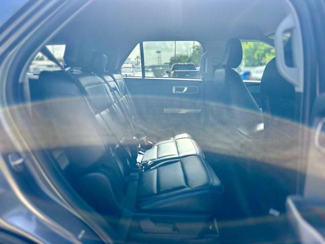 Photo of 2023 Carbonized Gray Metallic Ford Explorer
