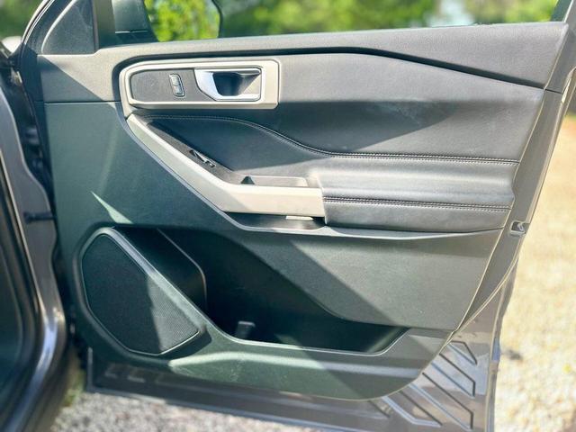 Photo of 2023 Carbonized Gray Metallic Ford Explorer