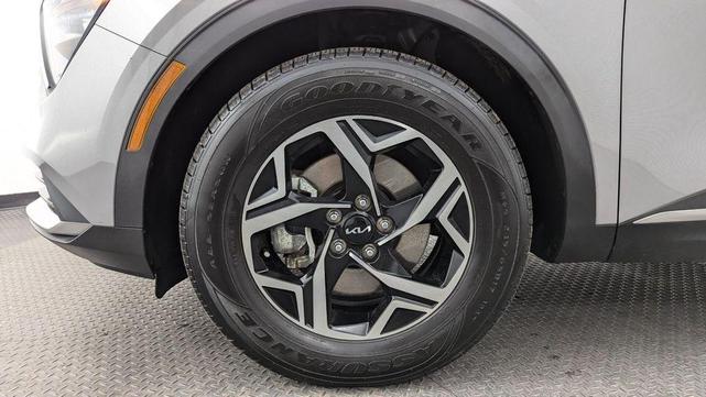 Photo of 2023 Steel Gray Kia Sportage