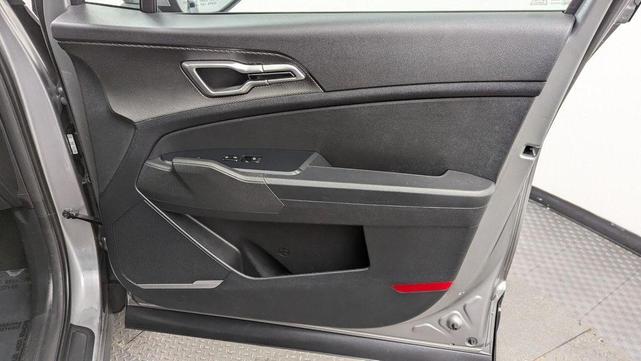 Photo of 2023 Steel Gray Kia Sportage
