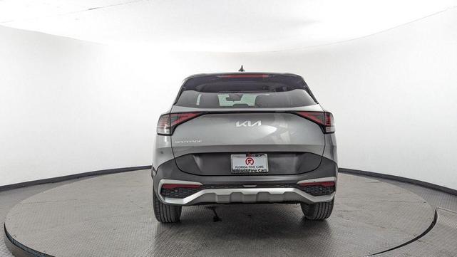 Photo of 2023 Steel Gray Kia Sportage