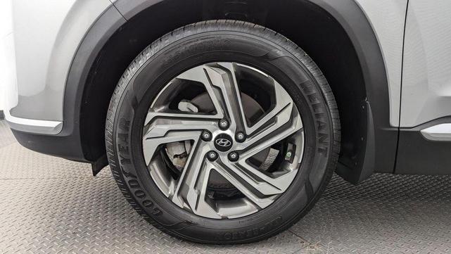Photo of 2022 Shimmering Silver Hyundai SANTA FE