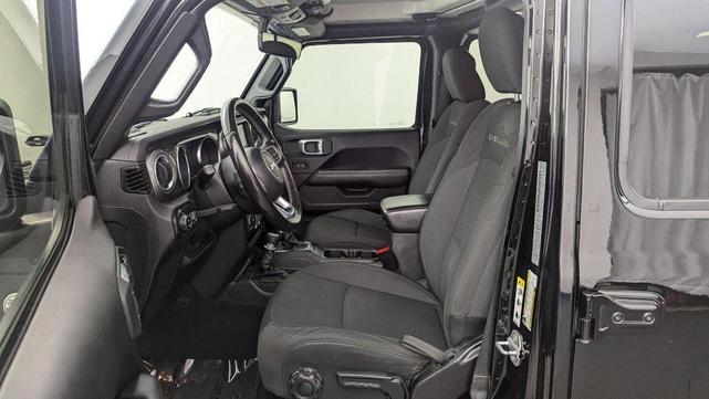 Photo of 2020 Black Clearcoat Jeep Gladiator