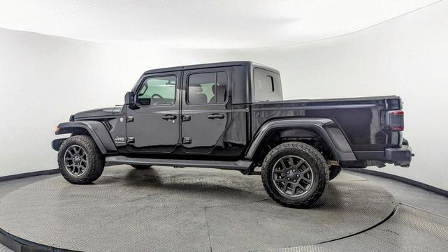 Photo of 2020 Black Clearcoat Jeep Gladiator