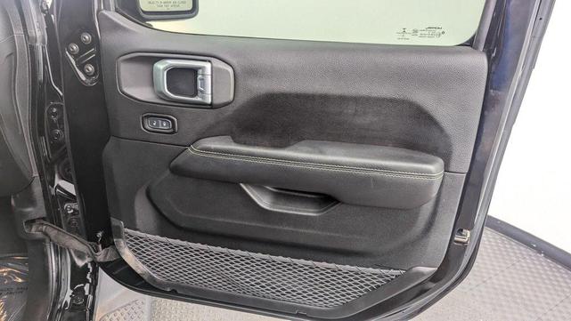 Photo of 2020 Black Clearcoat Jeep Gladiator