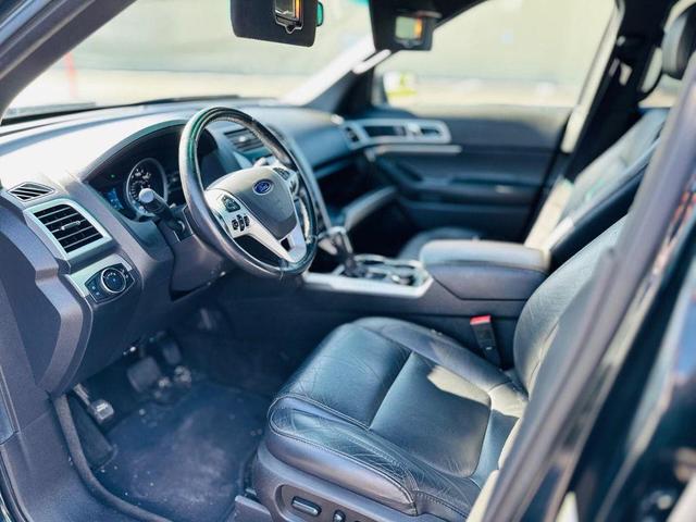 Photo of 2015 Gray Ford Explorer