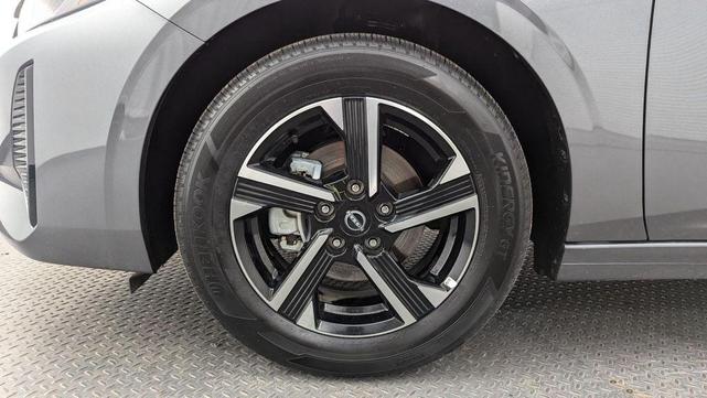 Photo of 2025 Gun Metallic Nissan Sentra