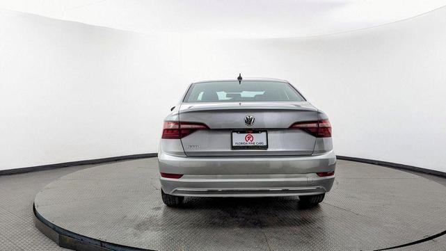 Photo of 2020 Pyrite Silver Metallic Volkswagen Jetta