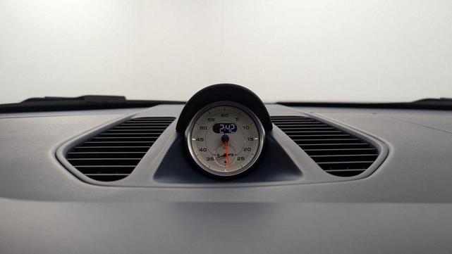 Photo of 2015 Rhodium Silver Porsche 911