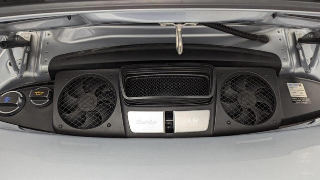 Photo of 2015 Rhodium Silver Porsche 911