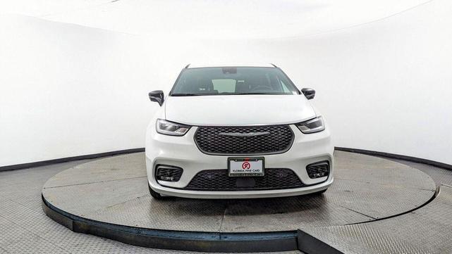 Photo of 2024 Bright White Clearcoat Chrysler Pacifica Hybrid