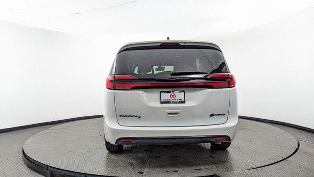 Photo of 2024 Bright White Clearcoat Chrysler Pacifica Hybrid