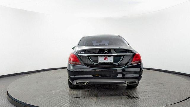 Photo of 2019 Emerald Green Metallic Mercedes-Benz C-Class