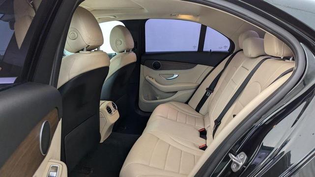 Photo of 2019 Emerald Green Metallic Mercedes-Benz C-Class