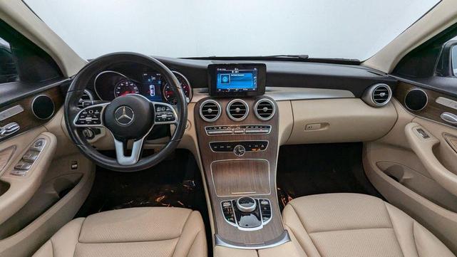 Photo of 2019 Emerald Green Metallic Mercedes-Benz C-Class