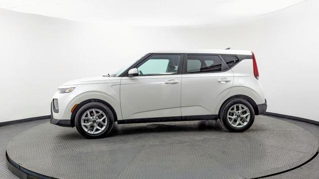 Photo of 2020 Snow White Pearl Kia Soul