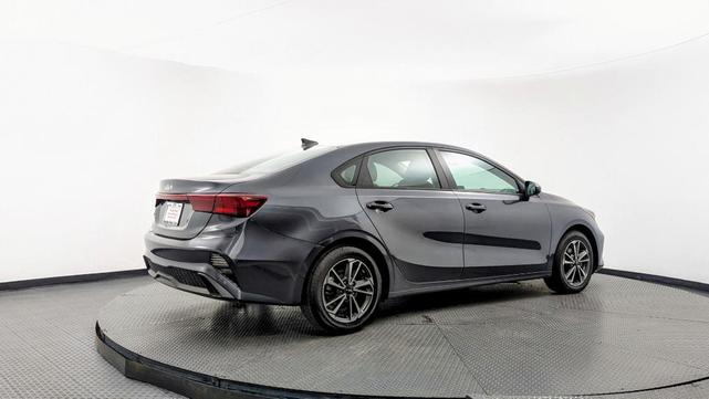 Photo of 2022 Gravity Gray Kia Forte